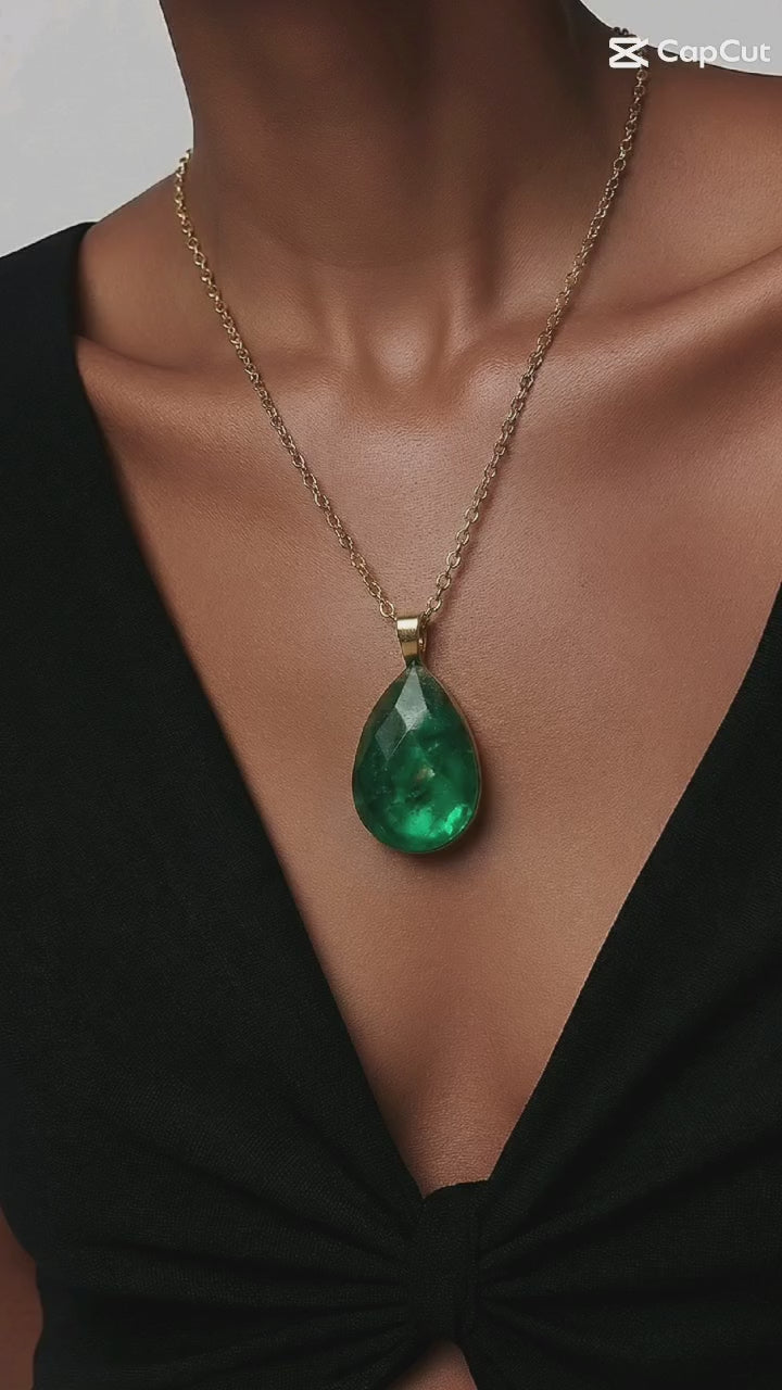 Green with Envy Necklace Set